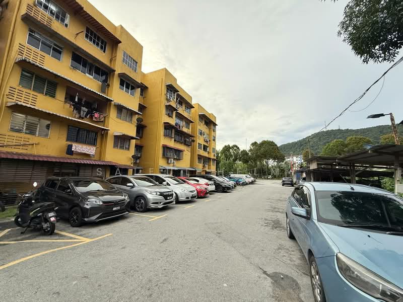 Flat for Sale at Flat Pkns Au3 - SAIFUL HELMI - Exterior - PropertyGuru.com.my