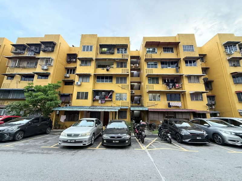Flat for Sale at Flat Pkns Au3 - SAIFUL HELMI - Exterior - PropertyGuru.com.my