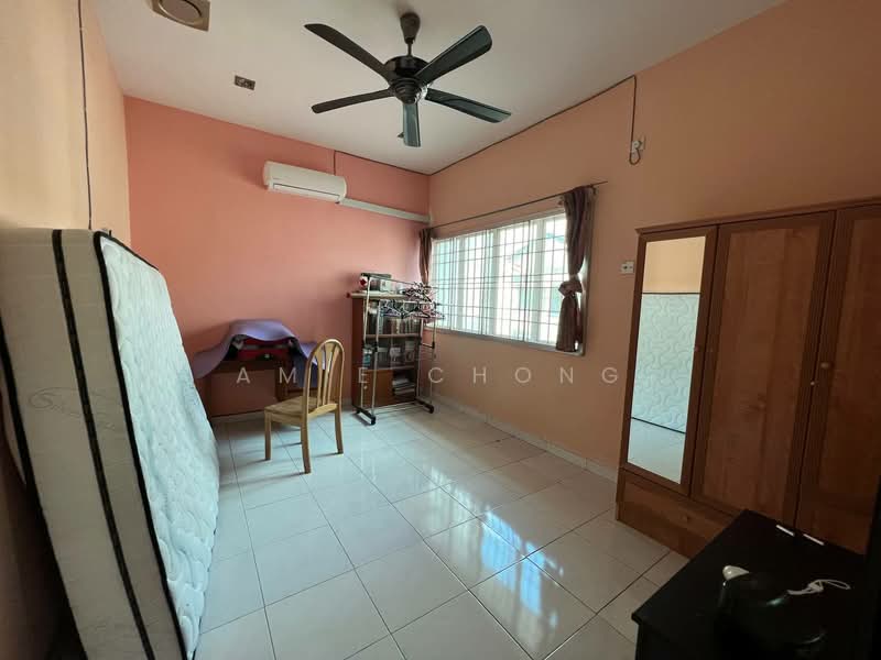 Rumah Teres 2 Tingkat untuk Disewa di Taman Ipoh Timur (Ipoh) - Amie Chong - Bedroom - PropertyGuru.com.my