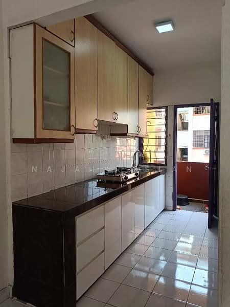 Apartment for Rent at Pangsapuri Sri Kemuning - Najah Roslan - PropertyGuru.com.my