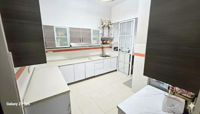 2-storey Terraced House for Sale in Taman Emas (Dengkil) - Azira Ahmad - Kitchen - PropertyGuru.com.my