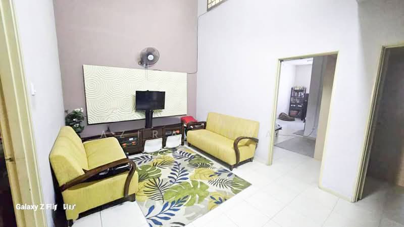 2-storey Terraced House for Sale in Taman Emas (Dengkil) - Azira Ahmad - Living Room - PropertyGuru.com.my