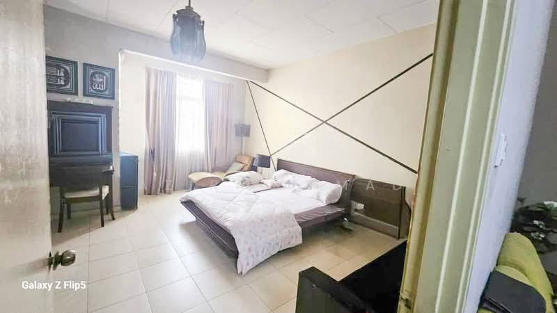 2-storey Terraced House for Sale in Taman Emas (Dengkil) - Azira Ahmad - Bedroom - PropertyGuru.com.my