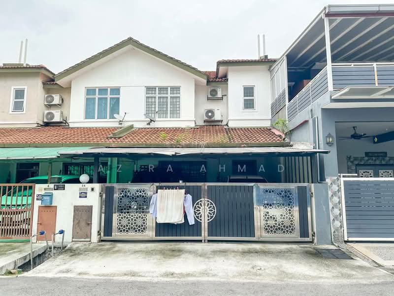 2-storey Terraced House for Sale in Taman Emas (Dengkil) - Azira Ahmad - Exterior - PropertyGuru.com.my
