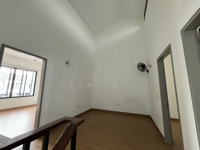 Rumah Teres untuk Dijual di Elmina (Shah Alam) - Ken Lai - Corridor - PropertyGuru.com.my