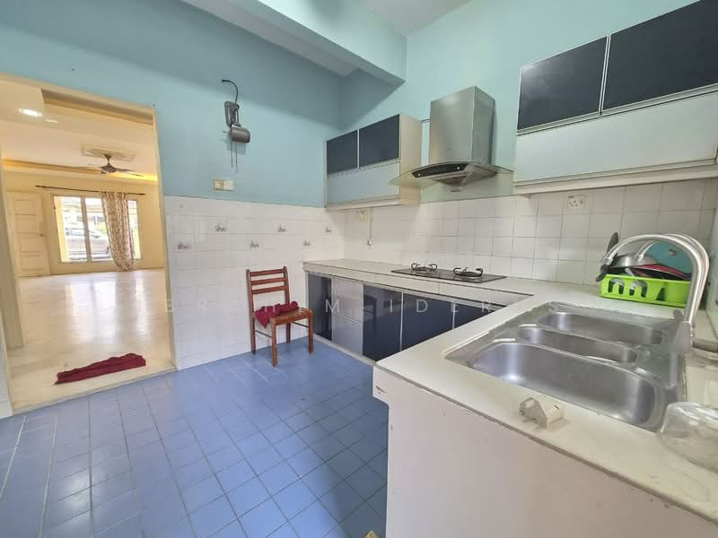 2-storey Terraced House for Rent in Rawang (Selangor) - Ibrahim Iderus - Kitchen - PropertyGuru.com.my