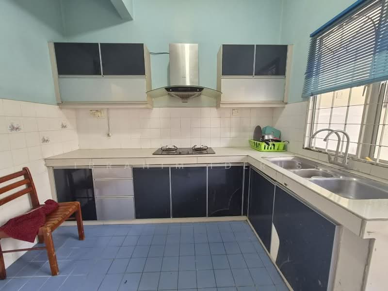 2-storey Terraced House for Rent in Rawang (Selangor) - Ibrahim Iderus - Kitchen - PropertyGuru.com.my