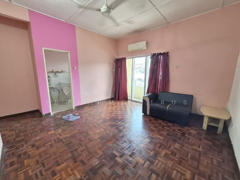 2-storey Terraced House for Rent in Rawang (Selangor) - Ibrahim Iderus - Living Room - PropertyGuru.com.my