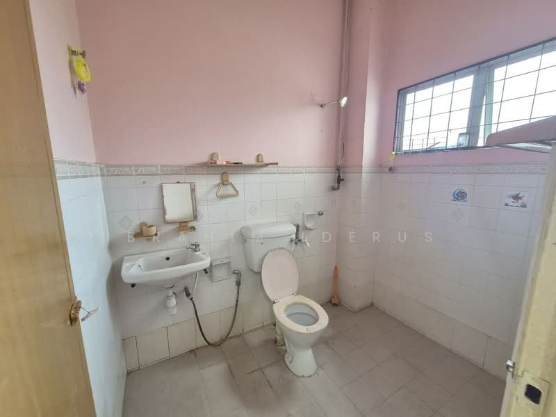 2-storey Terraced House for Rent in Rawang (Selangor) - Ibrahim Iderus - Bathroom - PropertyGuru.com.my