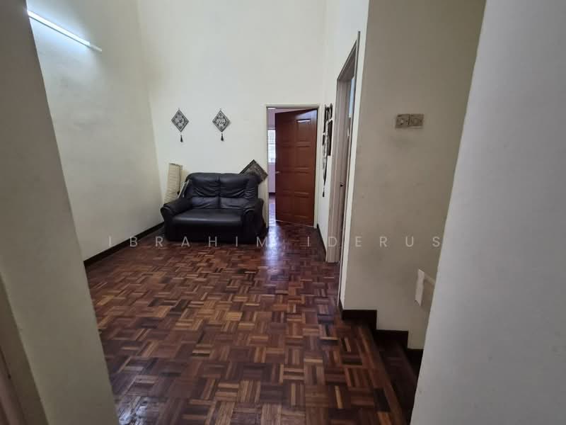 2-storey Terraced House for Rent in Rawang (Selangor) - Ibrahim Iderus - Living Room - PropertyGuru.com.my