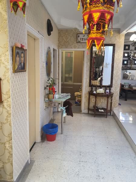 Rumah Teres 2 Tingkat untuk Dijual di Taman Bukit Desa (Taman Desa) - Darren Leong - Entrance - PropertyGuru.com.my
