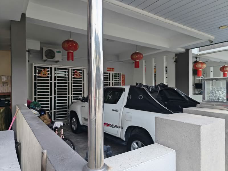 2-storey Terraced House for Sale in Taman Seri Juru (Bukit Minyak) - Alex Ho - Car Park - PropertyGuru.com.my