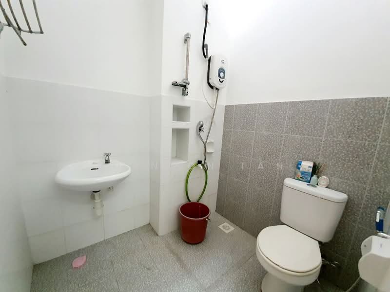 2-storey Terraced House for Sale in Setia Eco Gardens (Gelang Patah) - Johnson Tan - Bathroom - PropertyGuru.com.my