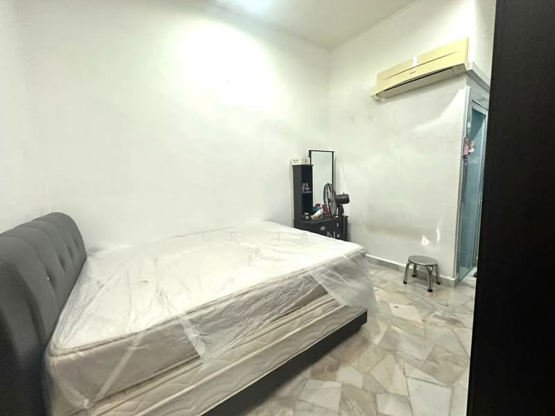 Rumah Teres 1 Tingkat untuk Dijual di Taman Molek (Johor Bahru) - CS Tan - Bedroom - PropertyGuru.com.my