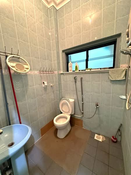 Rumah Teres 1 Tingkat untuk Dijual di Taman Molek (Johor Bahru) - CS Tan - Bathroom - PropertyGuru.com.my