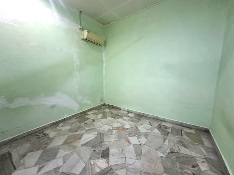 1-storey Terraced House for Sale in Taman Molek (Johor Bahru) - CS Tan - Interior - PropertyGuru.com.my