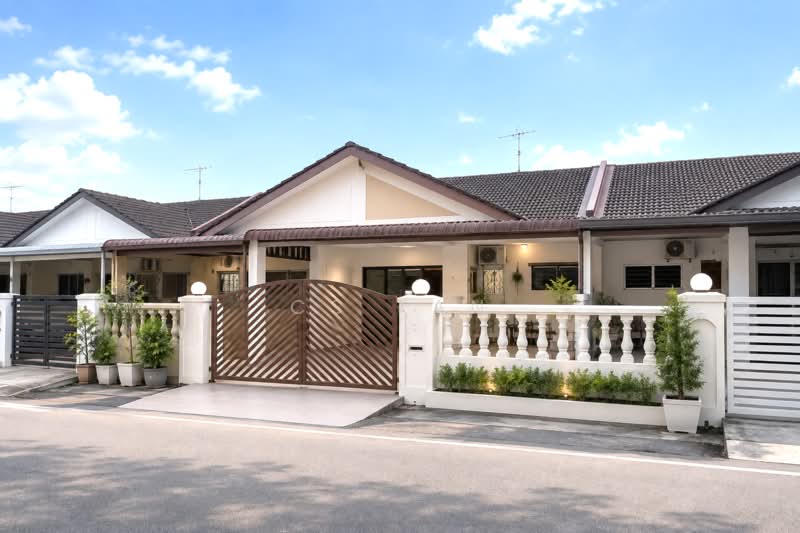 1-storey Terraced House for Sale in Taman Molek (Johor Bahru) - CS Tan - Exterior - PropertyGuru.com.my