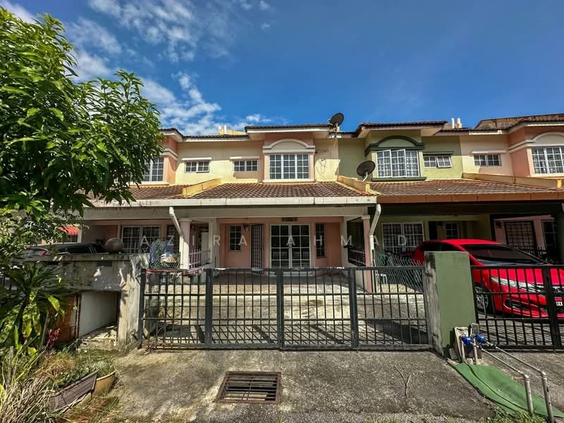 2-storey Terraced House for Sale in Taman Ramal Ros (Bangi) - Azira Ahmad - Exterior - PropertyGuru.com.my