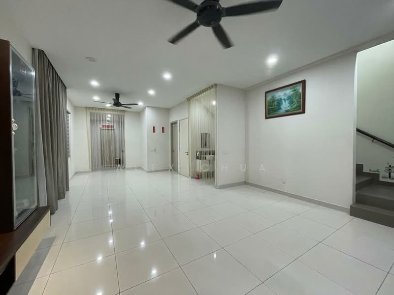 Rumah Teres 2 Tingkat untuk Disewa di Bandar Rimbayu (Telok Panglima Garang) - Alex Chua - Living Room - PropertyGuru.com.my