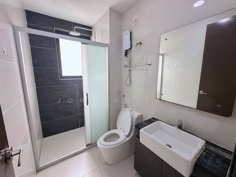 Condominium for Sale at Bay Point @ Country Garden Danga Bay - Johnson Tan - Bathroom - PropertyGuru.com.my