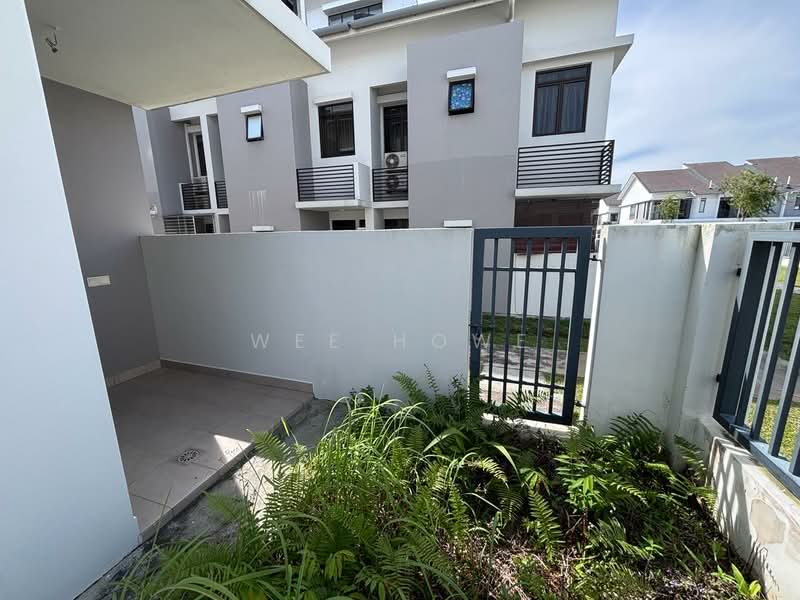 Rumah Teres 2 Tingkat untuk Dijual di Kampung Baharu (Gelang Patah) - Wee Howe - Exterior - PropertyGuru.com.my