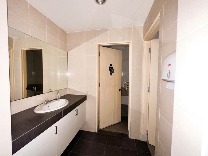 Kedai / Pejabat untuk Dijual di Petaling Jaya (Selangor) - NoraFizah Gapar - Bathroom - PropertyGuru.com.my