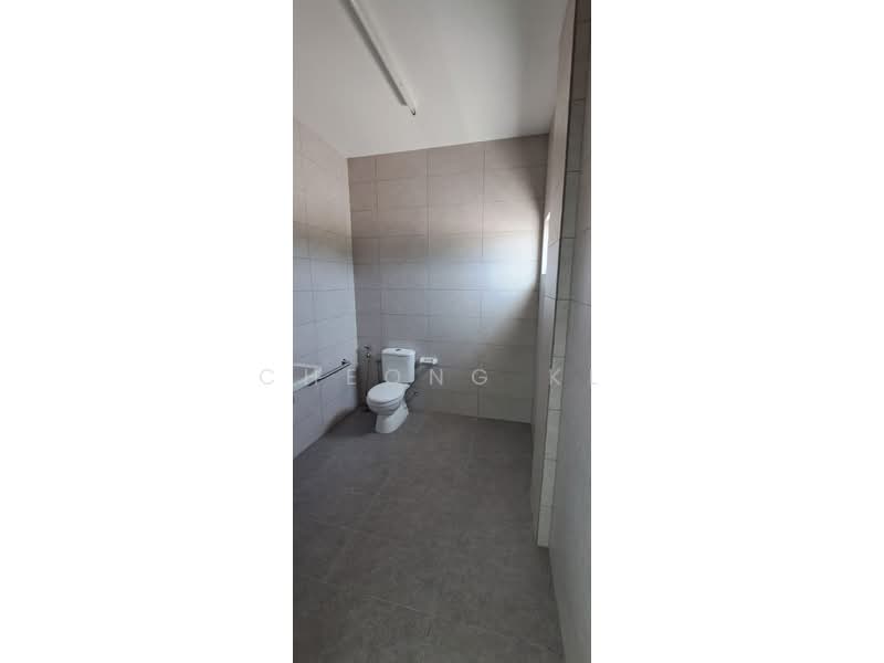 Factory for Sale in Bangi (Selangor) - Cheong KL - Bathroom - PropertyGuru.com.my