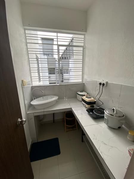 Service Residence for Sale at Seasons Garden Residences - Diren Tee - Kitchen - PropertyGuru.com.my