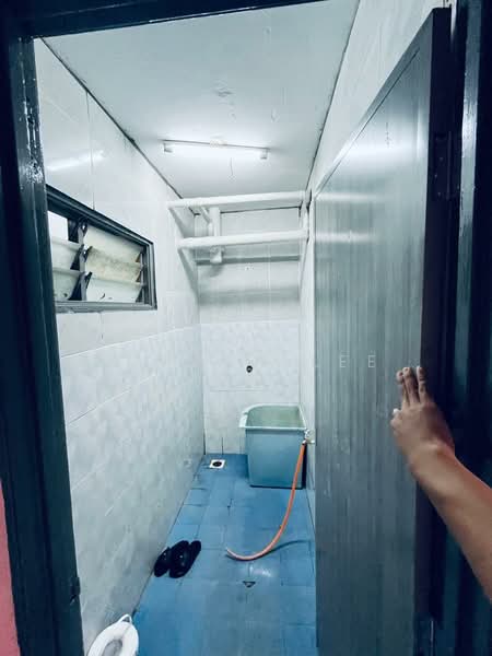 Flat for Rent at Taman Permai Indah Flat - Jayden Lee - Bathroom - PropertyGuru.com.my