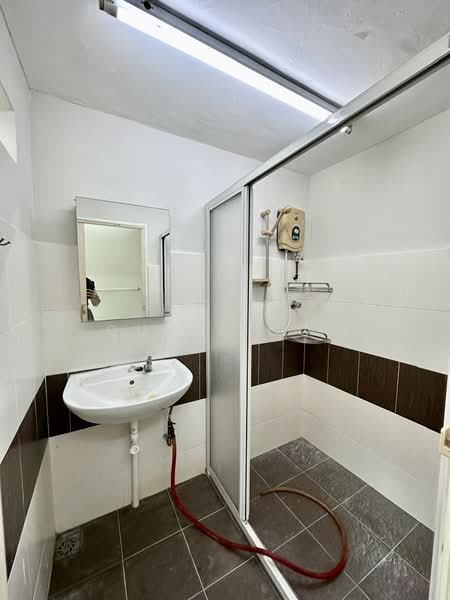 2-storey Terraced House for Rent in Tanjung Bungah (Penang) - Quvee Ooi - Bathroom - PropertyGuru.com.my