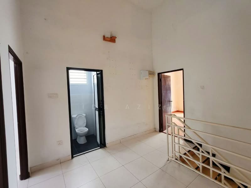 Rumah Teres 2 Tingkat untuk Dijual di Taman Scientex Senai (Senai) - Ida Aziz - Bathroom - PropertyGuru.com.my