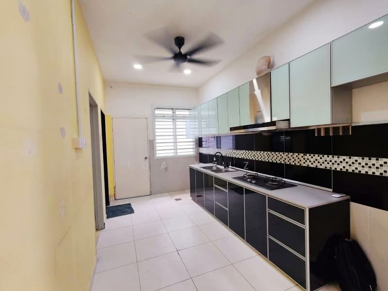 Rumah Teres 2 Tingkat untuk Dijual di Taman Scientex Senai (Senai) - Ida Aziz - Kitchen - PropertyGuru.com.my