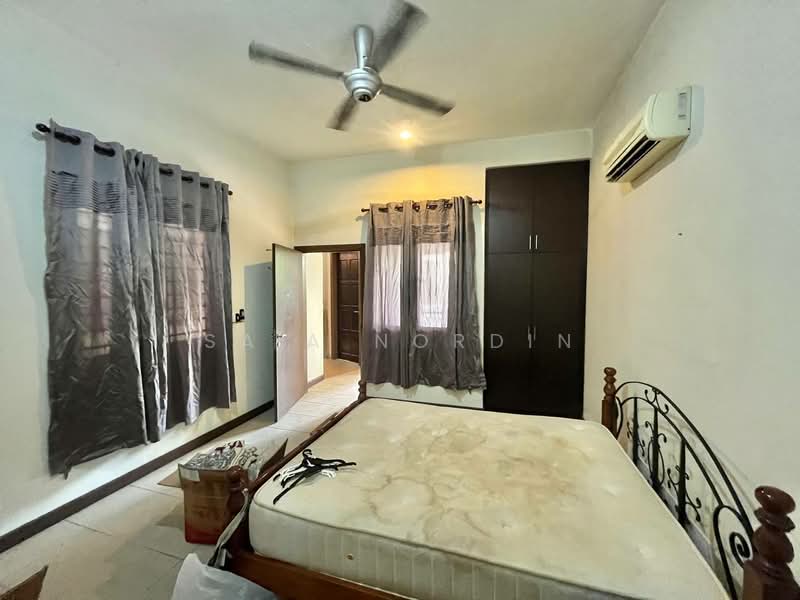 Rumah Teres untuk Dijual di Bukit Jelutong (Shah Alam) - Sa'a Nordin - Bedroom - PropertyGuru.com.my