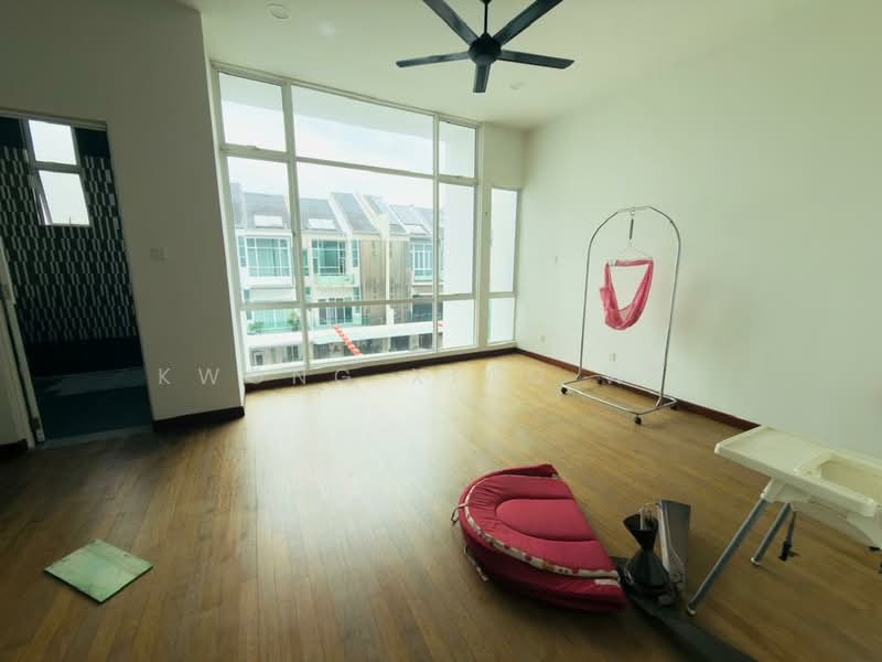 3-storey Terraced House for Sale in Dolomite Templer (Rawang) - Kwong Xiao Wei - Living Room - PropertyGuru.com.my