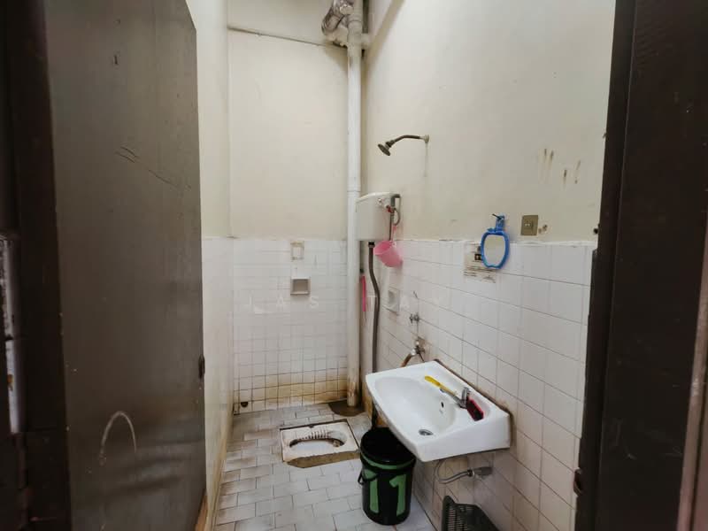 Kedai / Pejabat untuk Disewa di Plentong (Johor) - Jas Tay - Bathroom - PropertyGuru.com.my