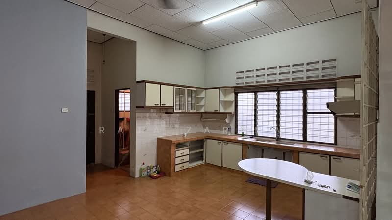 Rumah Banglo untuk Dijual di Meru Heights (Ipoh) - Raja Zarina - Kitchen - PropertyGuru.com.my