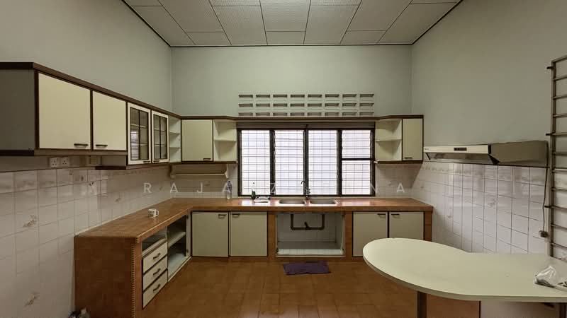 Rumah Banglo untuk Dijual di Meru Heights (Ipoh) - Raja Zarina - Kitchen - PropertyGuru.com.my