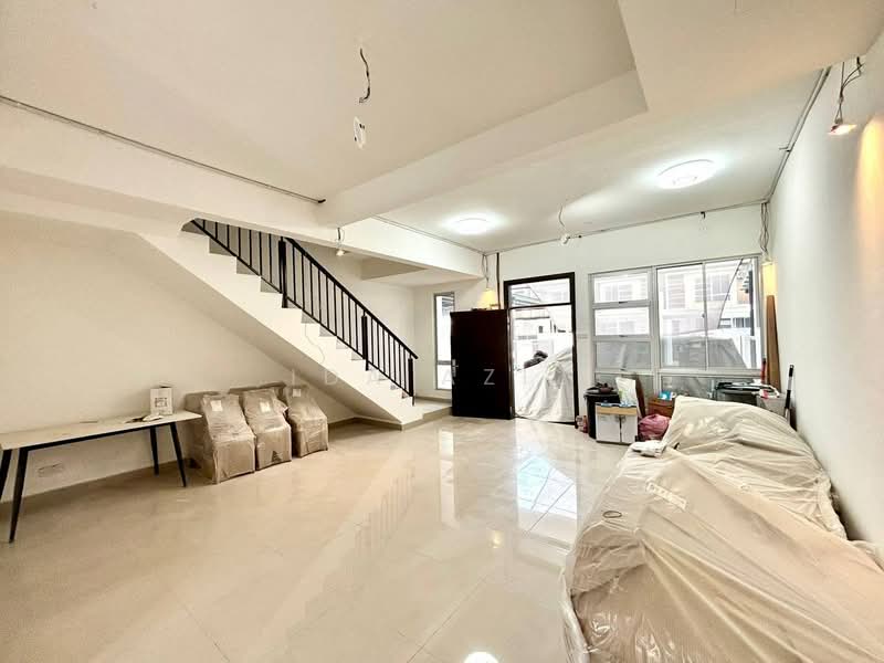 Terraced House for Sale in Johor Bahru (Johor) - Ida Aziz - Living Room - PropertyGuru.com.my
