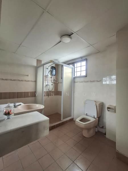 Condominium for Sale at Angkupuri Condominium - Ivan Ngow - Bathroom - PropertyGuru.com.my