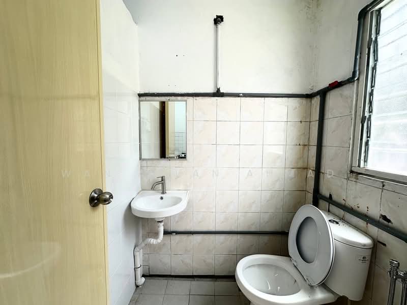 Rumah Flat untuk Dijual di PKNS Flat Seksyen 1 - Wan Azlan Ahmad - PropertyGuru.com.my