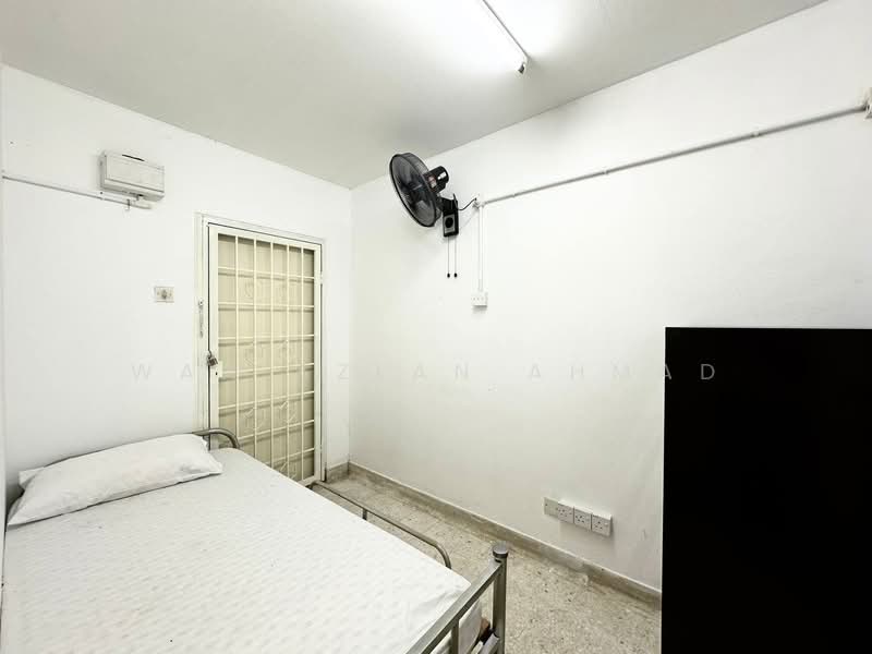 Rumah Flat untuk Dijual di PKNS Flat Seksyen 1 - Wan Azlan Ahmad - PropertyGuru.com.my