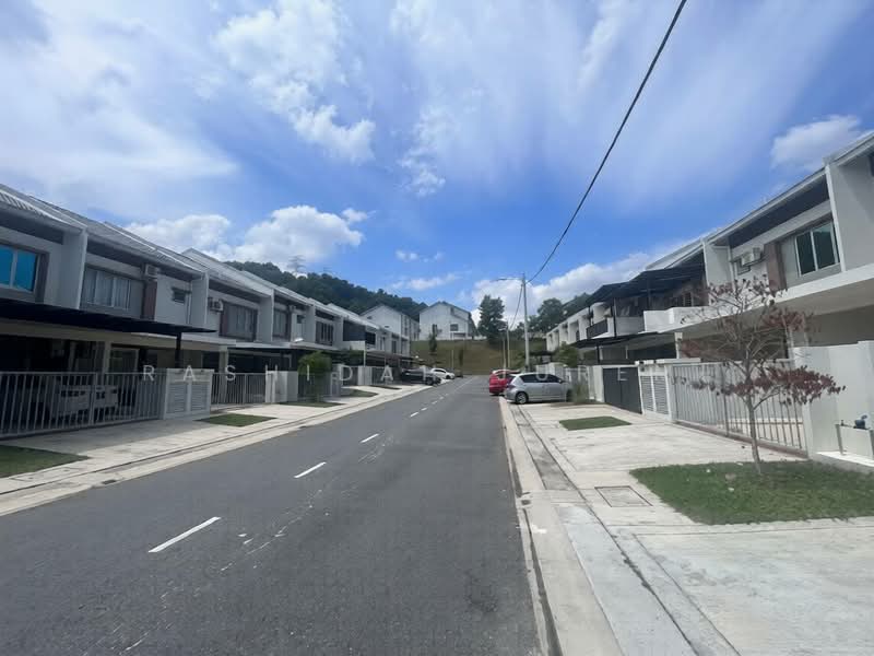 Rumah Teres untuk Dijual di Sepang (Selangor) - Rashidah Juremi - Exterior - PropertyGuru.com.my