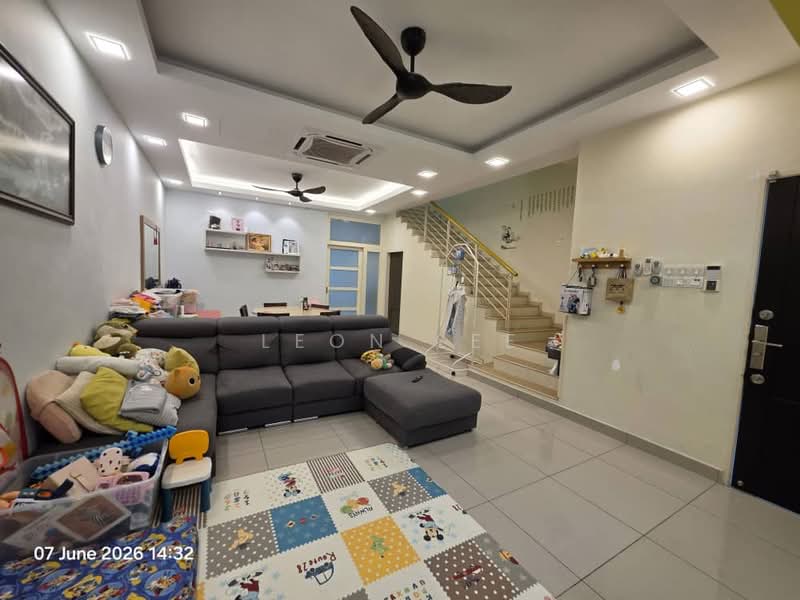Rumah Teres 2 Tingkat untuk Dijual di Taman Putra Impiana (Puchong) - Leon Lee - Living Room - PropertyGuru.com.my