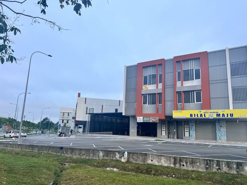 Shop / Office for Rent in Nilai (Negeri Sembilan) - Maznee Realtor - Exterior - PropertyGuru.com.my