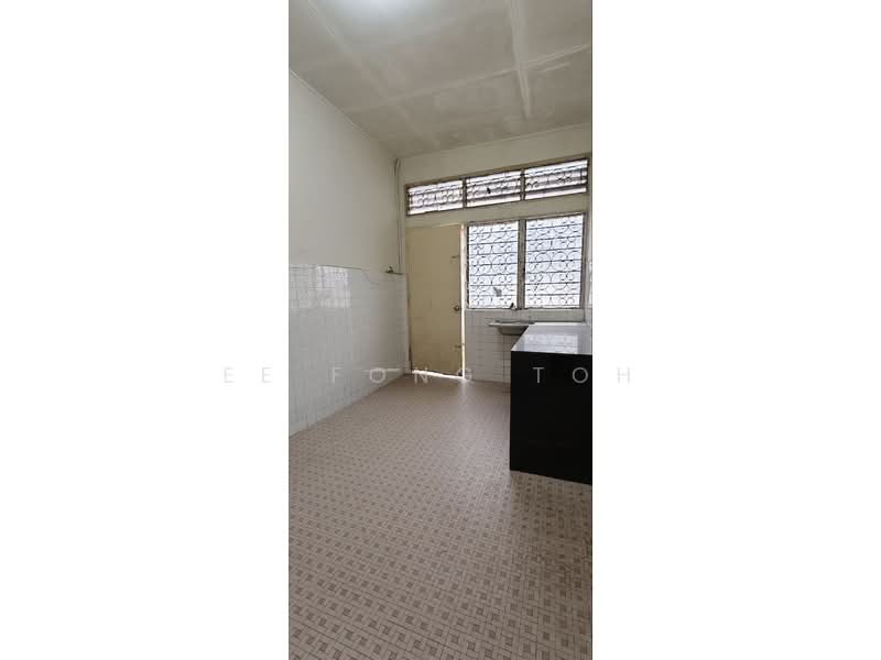 Rumah Teres 1 Tingkat untuk Dijual di Taman Pelangi (Johor Bahru) - Ee Fong Toh - Kitchen - PropertyGuru.com.my