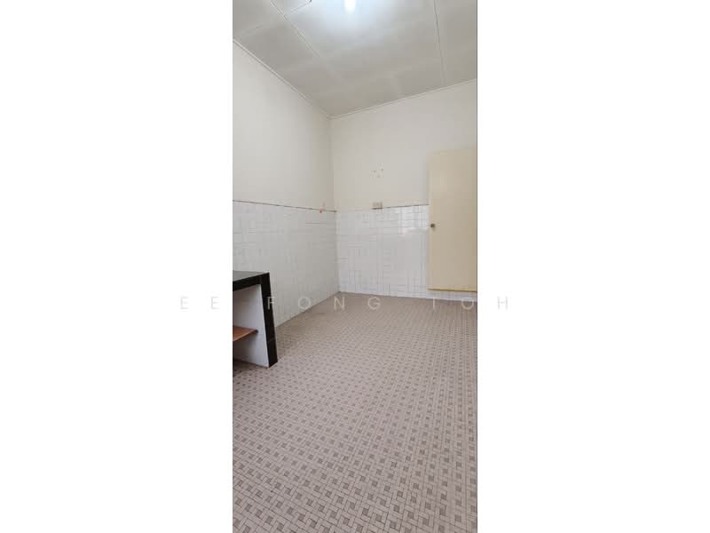 Rumah Teres 1 Tingkat untuk Dijual di Taman Pelangi (Johor Bahru) - Ee Fong Toh - Kitchen - PropertyGuru.com.my