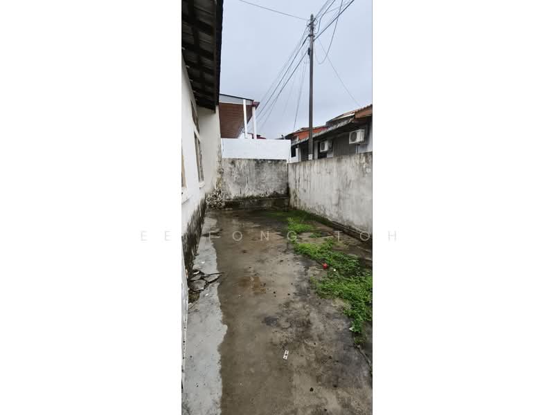 Rumah Teres 1 Tingkat untuk Dijual di Taman Pelangi (Johor Bahru) - Ee Fong Toh - Exterior - PropertyGuru.com.my