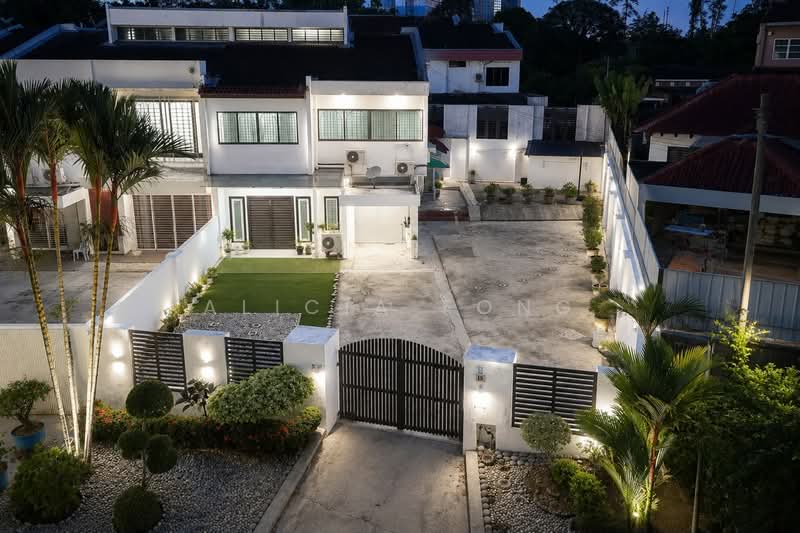 Rumah Berkembar untuk Dijual di Taman Tasek (Johor Bahru) - Alicia Fong - Exterior - PropertyGuru.com.my