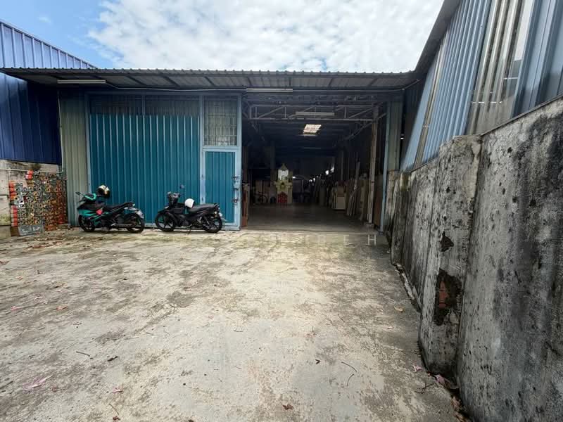 Kilang untuk Disewa di Taman Desa Cemerlang (Ulu Tiram) - Janet Beh - Exterior - PropertyGuru.com.my