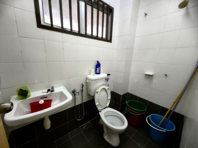 Rumah Teres 2 Tingkat untuk Dijual di Taman Sri Keledang (Mantin) - Angie Wong Poh Choo - Bathroom - PropertyGuru.com.my
